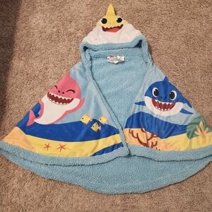 Pinkfong Baby Shark Hooded Blanket Poncho